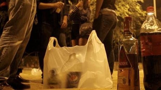 Tres años de cárcel por intentar matar con una navaja a un hombre en un botellón en Sanlúcar