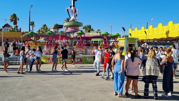 Críticas a Cavada por el cambio de ubicación en la feria: «Parece un faraón, solo hace obras»