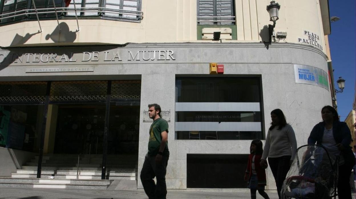 Sede de la Fundación de la Mujer, en la plaza del Palillero de Cádiz.