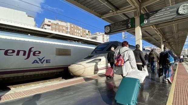 Renfe celebra los treinta años del AVE con 100.000 billetes a 15 euros: destinos y fechas