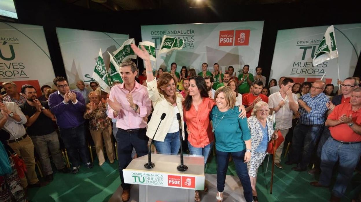 Susana Díaz y Irene García durante un acto electoral celebrado en Arcos