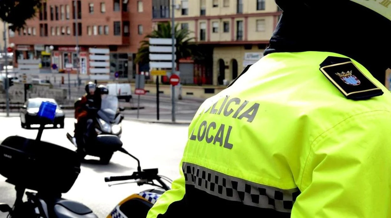 Condenado un policía local de Jerez por denunciar en falso a un hombre al que detuvo y llevó a los calabozos