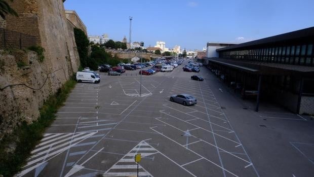 Rotundo rechazo de los vecinos a la nueva ubicación de la carpa de Carnaval en Cádiz