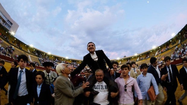 Toros: Triunfo absoluto de Diego Ventura que corta cuatro orejas en Jerez