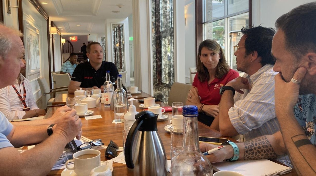 Un momento de una de las reuniones mantenidas con la SailGP en las islas Bermudas