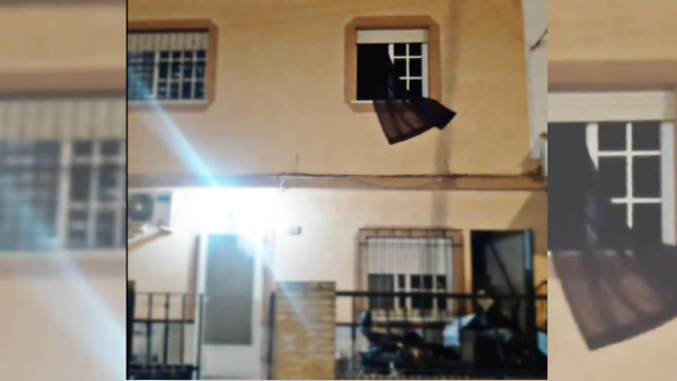 El Spiderman de Chipiona vuelve a actuar y cae desde una ventana para intentar escapar de la policía