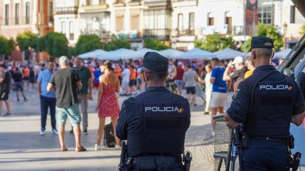 Detenidos cinco hinchas del Eintracht de Frankfurt tras atacar a aficionados del Glasgow Rangers