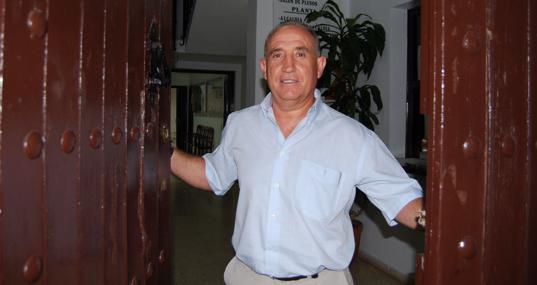 El alcalde de Puerto Serrano Pedro Ruiz.