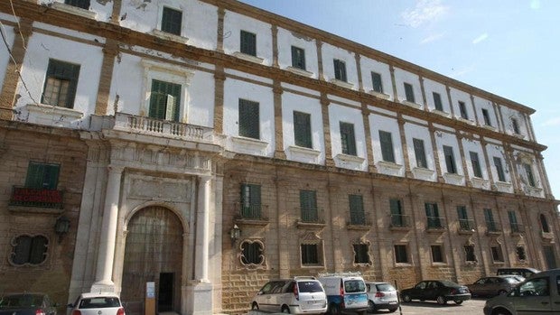 Mestre reprocha a Diputación que no haya invertido «ni un céntimo» en conservar el edificio de Valcárcel