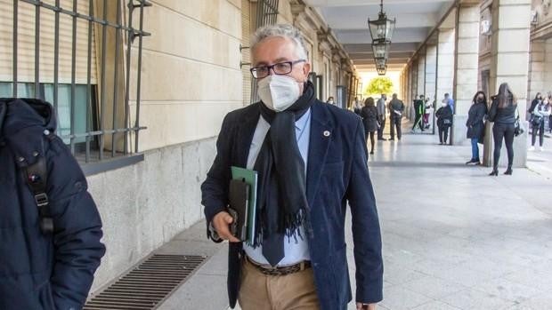 Archivada la denuncia del PP contra el alcalde de Bormujos por el caso del mago Evartisto