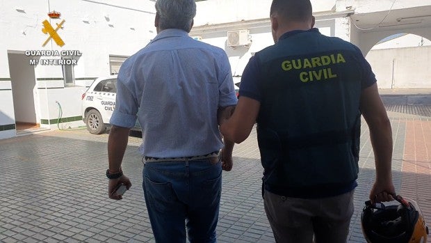 Detenido un empleado de un concesionario de Mairena por apropiarse de vehículos de segunda mano