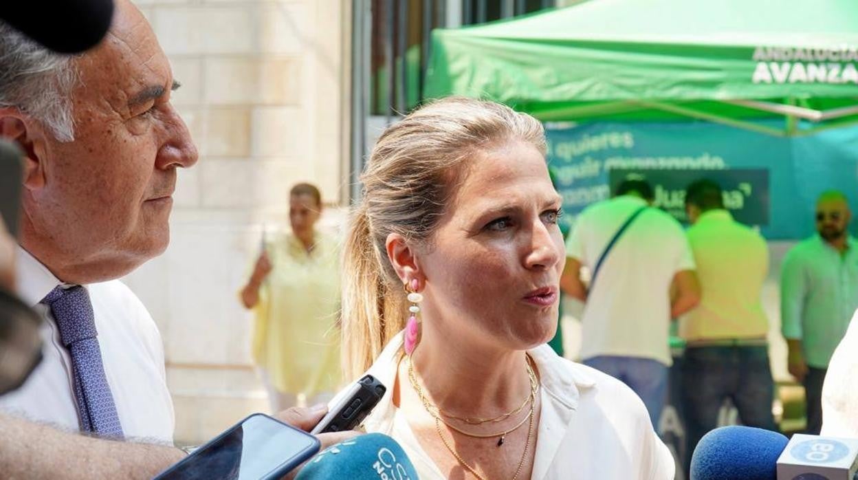 Ana Mestre ha acudido a Algeciras para explicar los compromisos con el Campo de Gibraltar