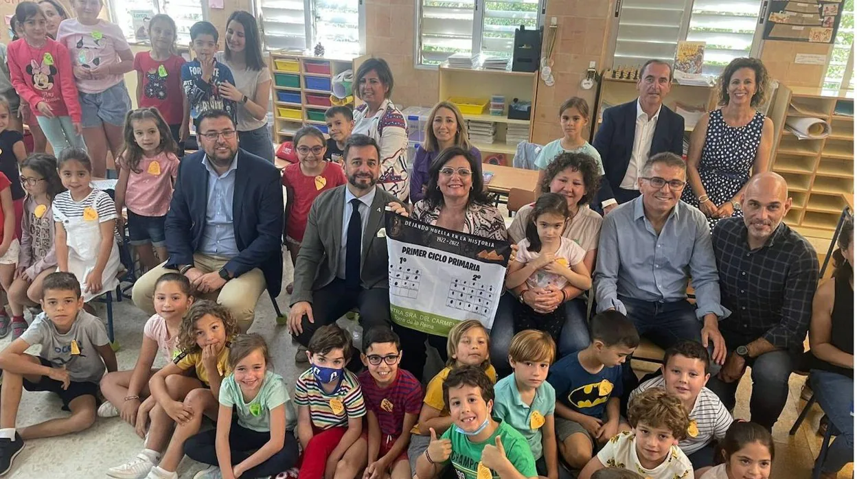 El actual consejero de Educación de la Junta de Andalucía, Manuel Alejandro Cardenete, visitó hace dos semanas el centro educativo para conocer este proyecto