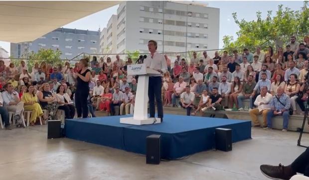 Feijóo en Cádiz: «No quebréis el camino al éxito ni volváis a épocas pretéritas»