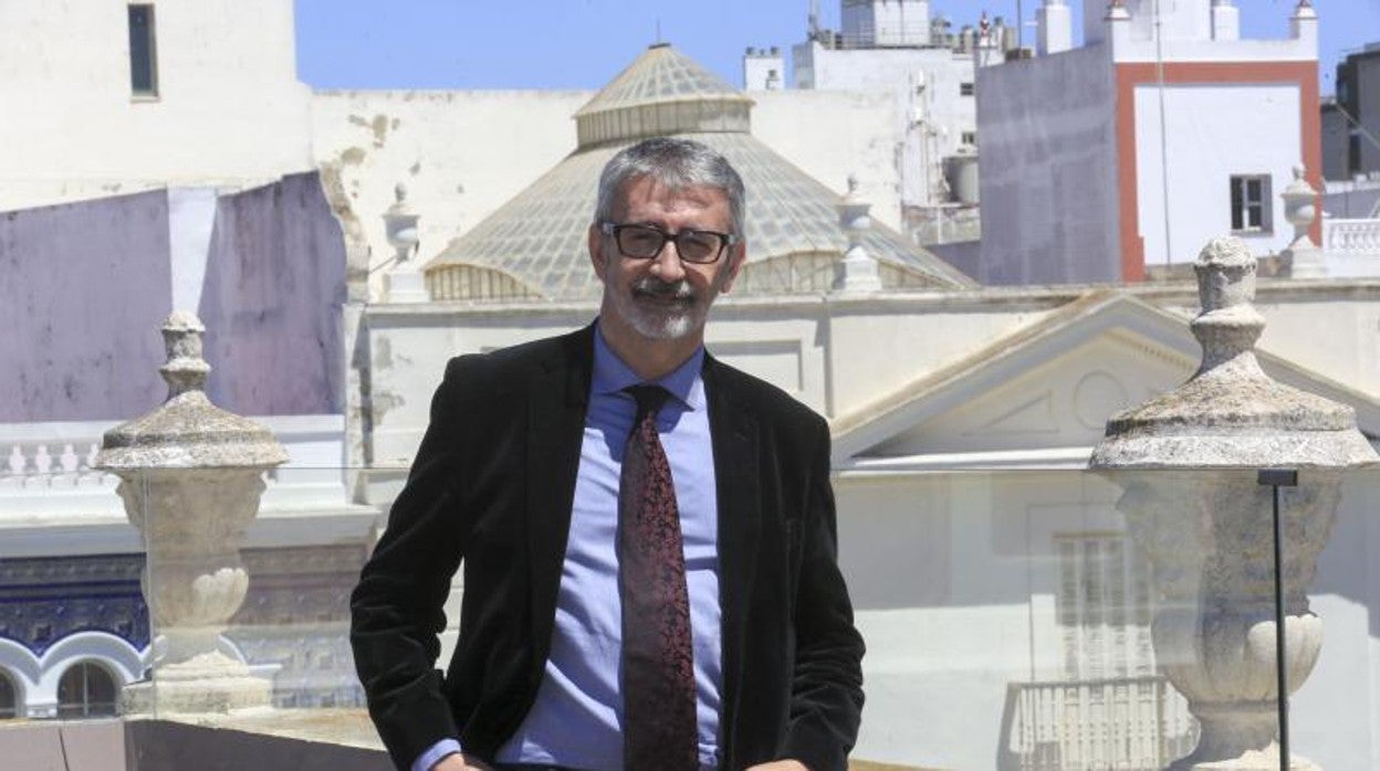 El rector convocará una reunión a cuatro bandas tras las elecciones andaluzas para hablar de Valcárcel