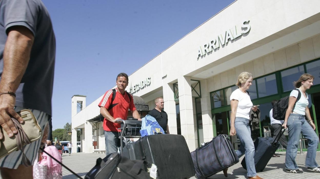 Cádiz fortalece su conexión aérea con Alemania, Reino Unido, Francia y Canarias