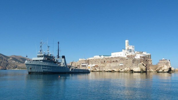 El buque 'Mar Caribe' realiza apoyo logístico a las plazas de soberanía española del norte de África e isla de Alborán