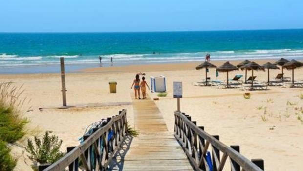 La provincia de Cádiz registra más de 700.000 pernoctaciones hoteleras en mayo, con Chiclana como líder