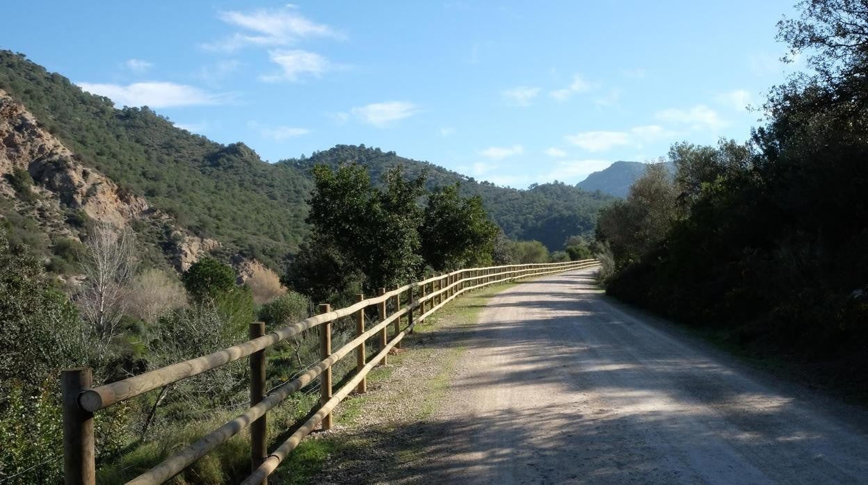 Imagen de archivo de un tramo de la vía verde de la Sierra. :: la voz