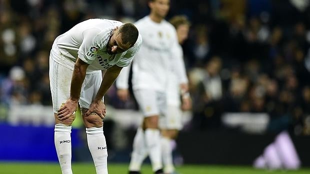 El abogado de Benzema: «El escupitajo es un gesto anodino que hacen muchos futbolistas»