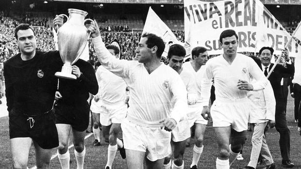 Paco Gento: «Éramos admirados en todo el mundo»