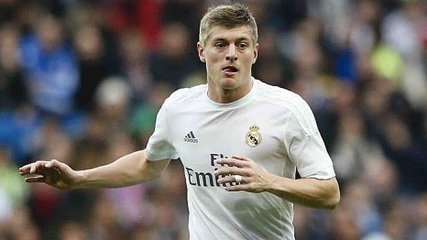 Kroos vuelve a ser medio centro