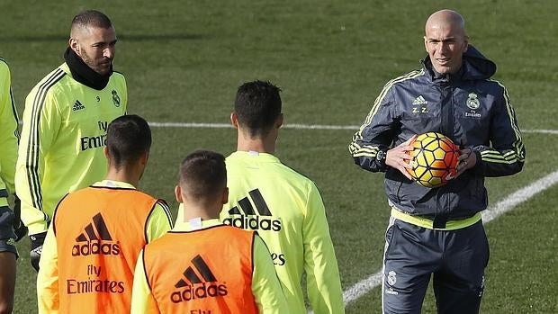 Zidane: «James está listo, me molesta que digan que sale de noche»