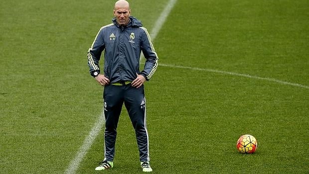 Zidane: «Es normal y justo que los madridistas no quieran al Barça en el Bernabéu»