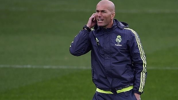 Arenga de Zidane: «hay que salir a ganar por el escudo, por el club y por nosotros»