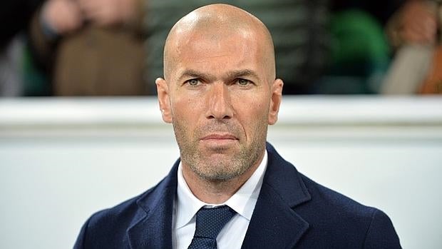 Zidane se aleja de la épica