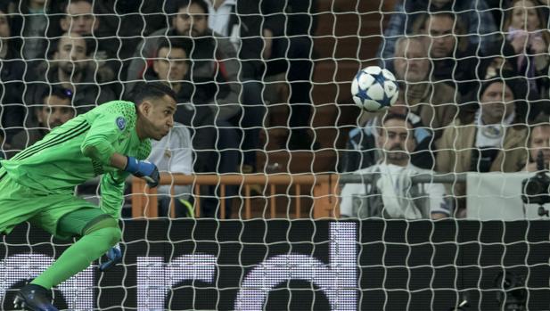 Pitos a Keylor tras su autogol