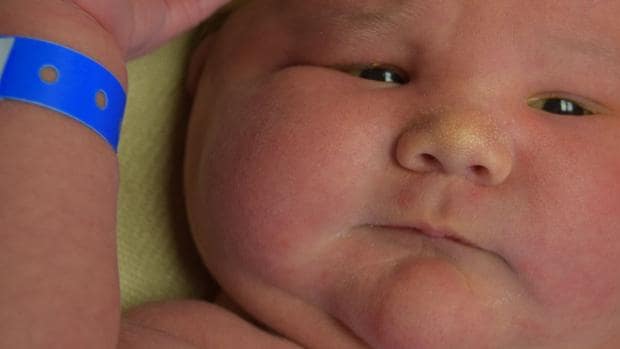 Fotografía del recién nacido Moses, facilitada por su madre a ABC News