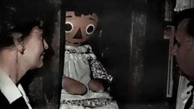 El matrimonio Warren y la diabólica muñeca Annabelle