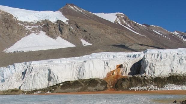 Las llamadas «cataratas de sangre», situado en los Valles secos de McMurdo