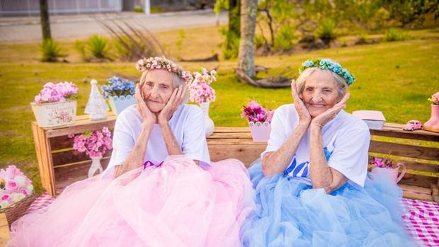 Las gemelas centenarias celebran su cumpleaños