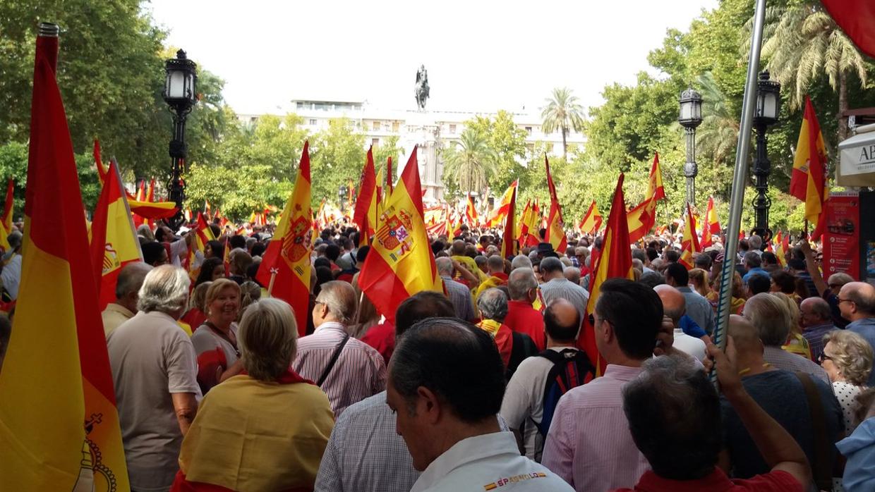 Decenas de concentraciones por toda España bajo el lema #Yosíquieroserespañol