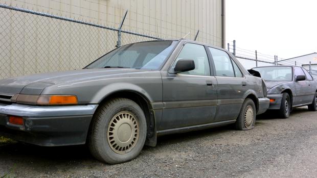 Un hombre olvida dónde aparcó su coche y lo encuentra 20 años después