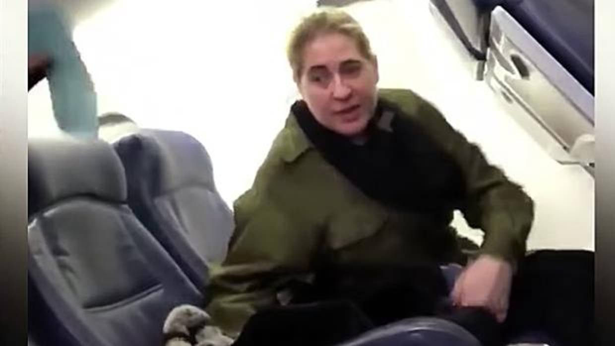 La sorprendente razón por la que esta mujer fue expulsada de un vuelo