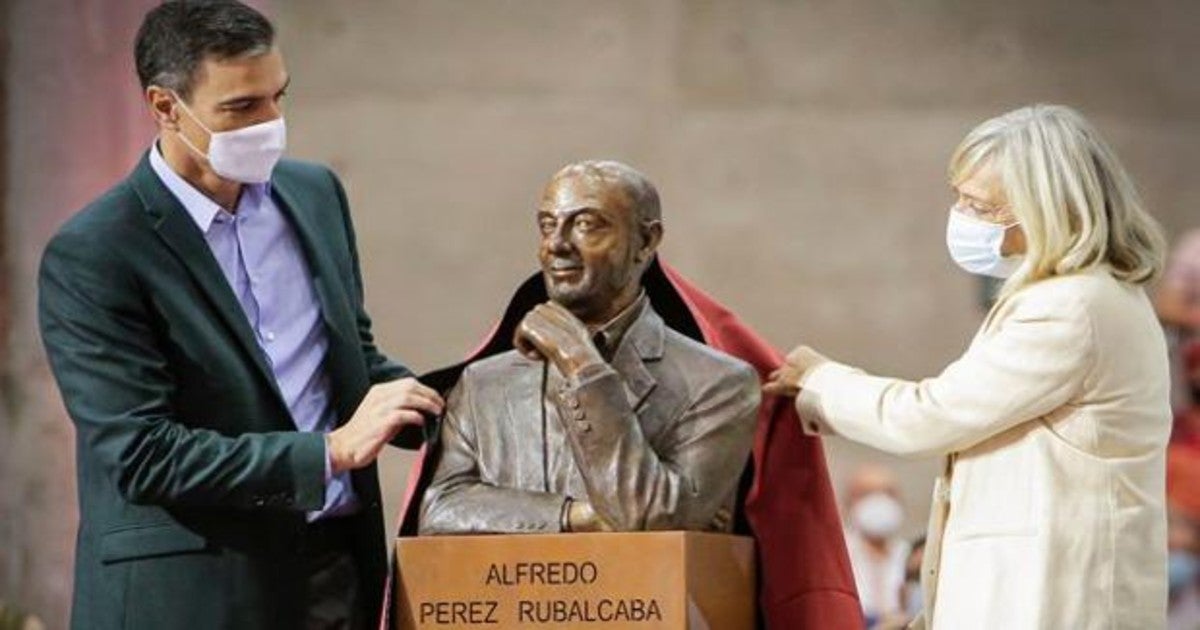 El busto homenaje a Alfredo Pérez Rubalcaba