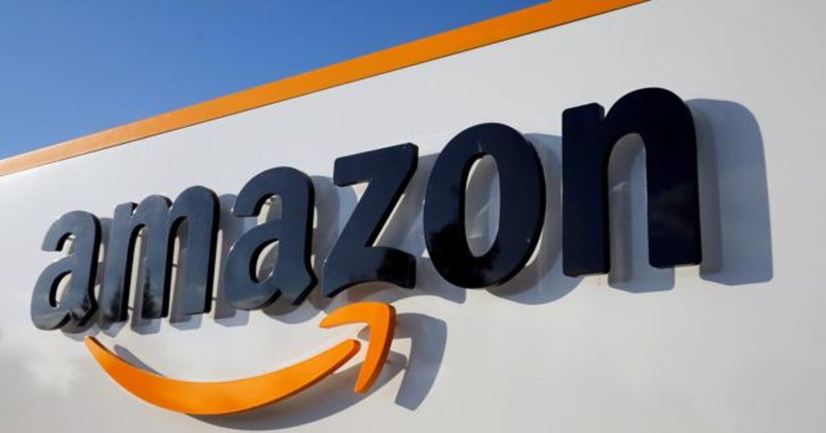 Despiden a un repartidor de Amazon tras sorprender a una joven saliendo de la furgoneta