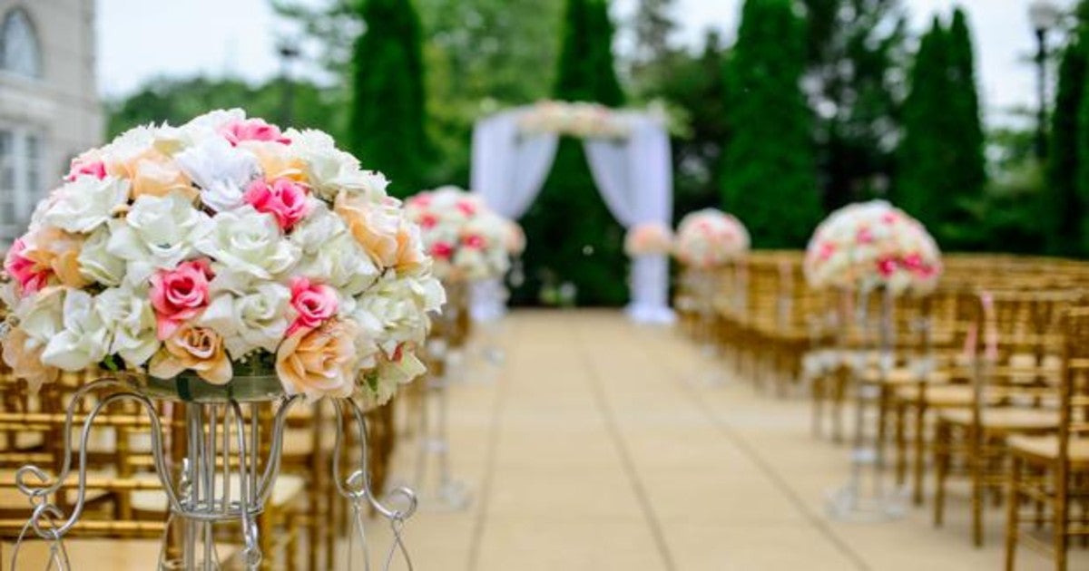 La sorpresa de un hombre a su novia en plena boda para que recuerde a su hijo, fallecido 2 años antes