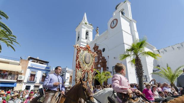 El Rocío 2018: Almonte acude al encuentro con su Patrona