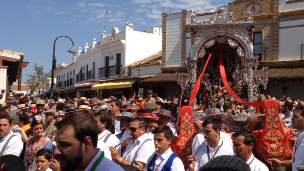 El Rocío 2018: Villamanrique se presenta ante la Hermandad Matriz de Almonte