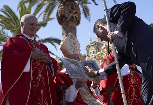 Pública protestación de fe en la Pontifical de la Romería del Rocío