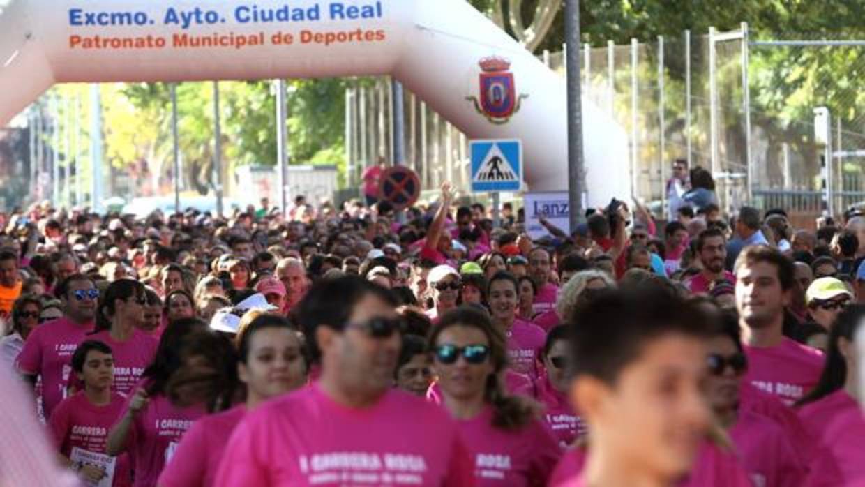 Carrera solidaria con el cáncer de mama en Ciudad Real