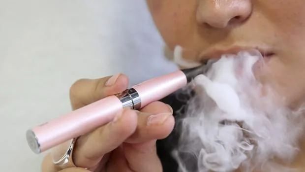 Los e-cigarrillos parecen causar más daños que beneficios sobre la salud