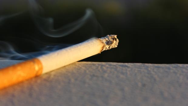Fumar incrementa el riesgo de complicaciones tras una intervención