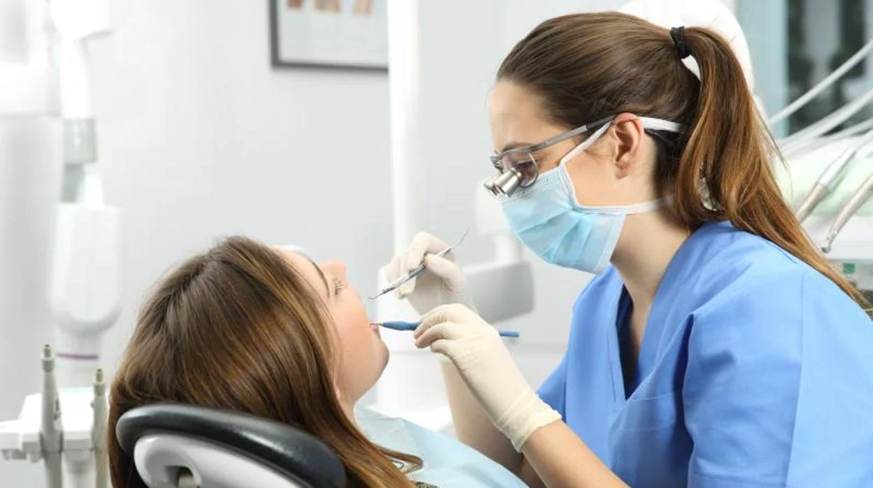 Tener un historial de enfermedad periodontal se asoció con un 43% y un 52% más de riesgo de cáncer de esófago y cáncer gástrico