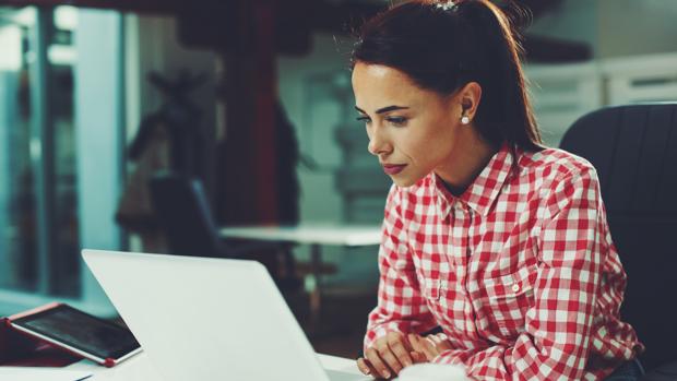 Las mujeres jóvenes que han sufrido un infarto no tienen más riesgo de muerte que los hombres