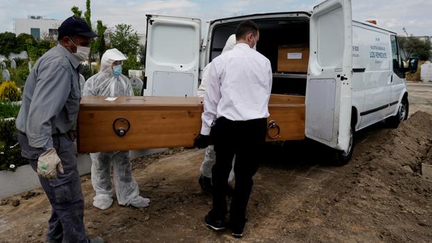 La pandemia de Covid-19 causó 45.800 muertes no previstas entre febrero y marzo en España